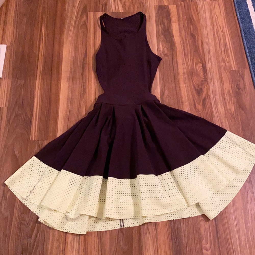 Lululemon plum mini dress with bright trim
